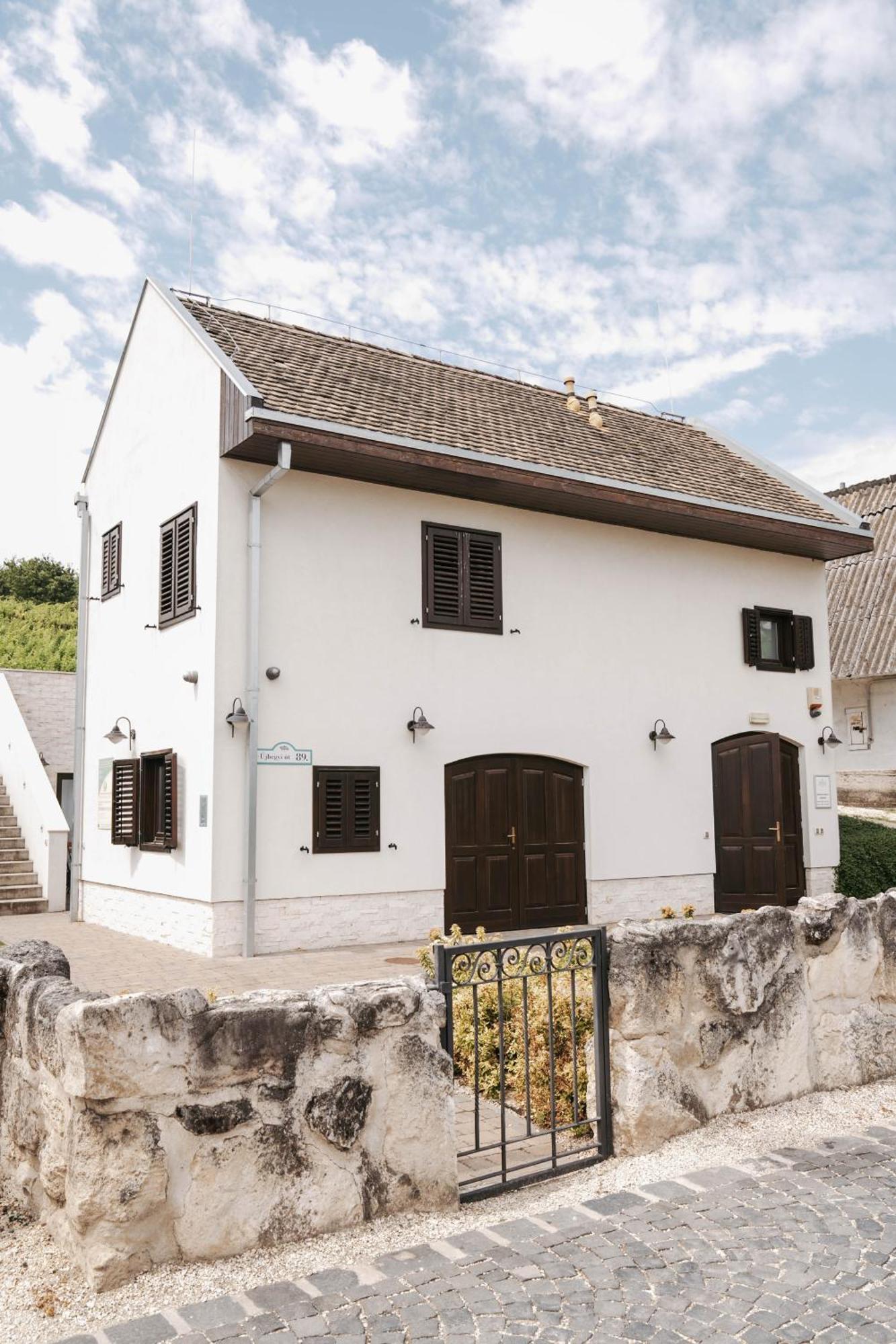 Rokusfalvy Birtok Vendeghaz Etyek Aparthotel Exterior photo